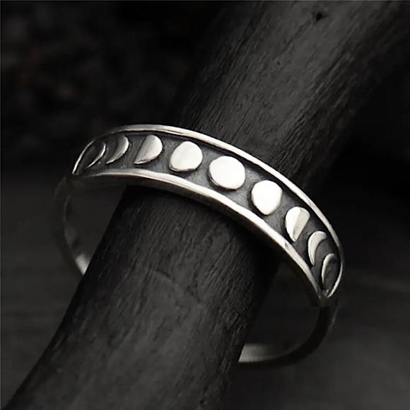 Urban Outfitters Jewelry - “Phases of Life” Moon Phase NightSky Engraved Ring